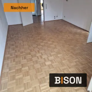 Ein leerer Raum, besenrein übergeben, bereit für die Neuvermietung oder den Verkauf.